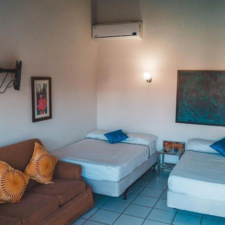 Courtesy Apartments Aruba Oranjestad Exterior foto